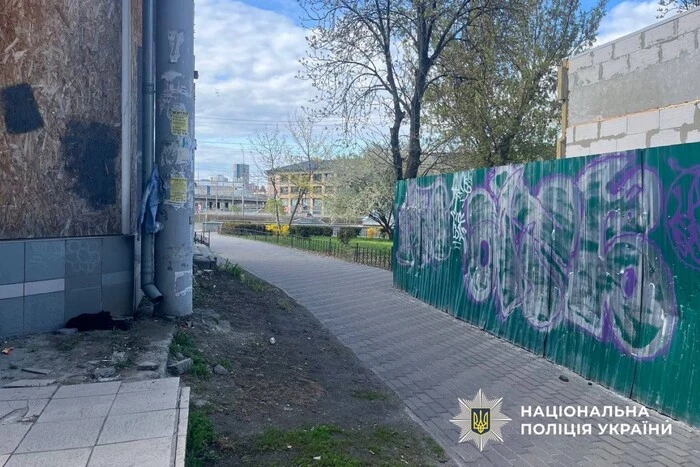 Розбій у Голосіївському районі: затримано чоловіка, який пограбував 23-річного хлопця