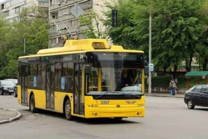 У столиці змінено маршрути автобусів та тролейбусів, три трамваї заблоковані