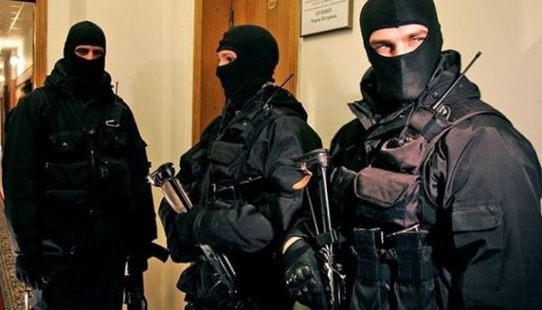 ДБР під час обшуків