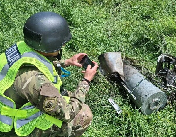 У районі імені Шевченка знайшли бойовий елемент російського безпілотника «Герань» (знімки)