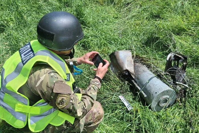 У районі імені Шевченка знайшли бойовий елемент російського безпілотника «Герань» (знімки)