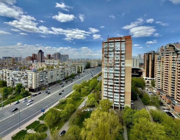 Рух на бульварі Лесі Українки обмежать приблизно на місяць: з графіком та…