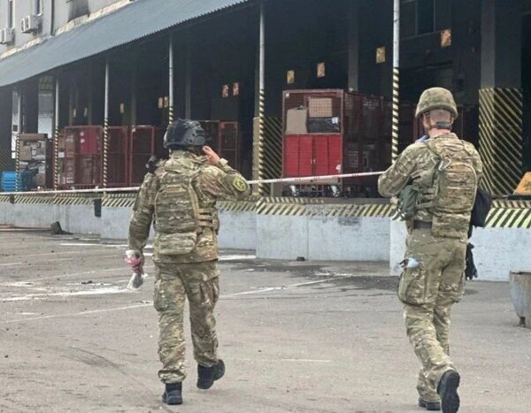 Вибух у поштовому відділенні Києва: співробітник поділився подробицями про спрацювання пакунка (відео)