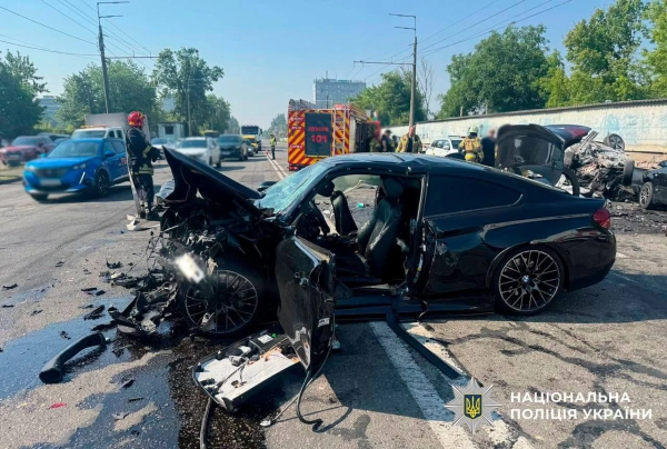 Масштабна ДТП у Києві: 5 авто, загиблі та травмовані