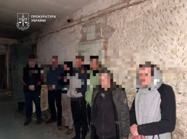 У Києві викрито чотирьох осіб, які утримували 11 людей у трудовому рабстві