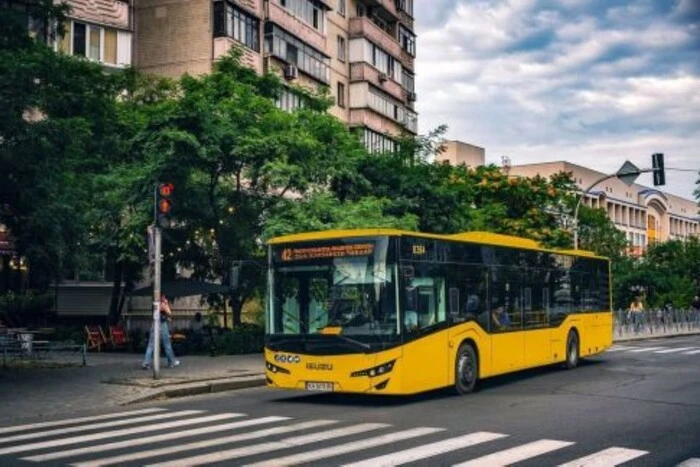 6-7 червня низка столичних автобусів і один тролейбус курсуватимуть зі змінами: перелік
