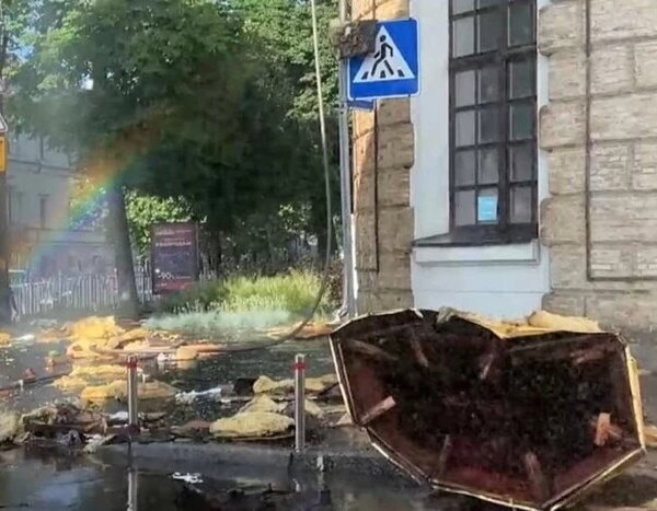 Напад на столицю: після гасіння вогню в Києво-Печерській Лаврі помітили веселку (відео)