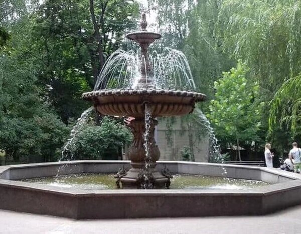 Київрада не ухвалила рішення щодо «Літературного скверу»