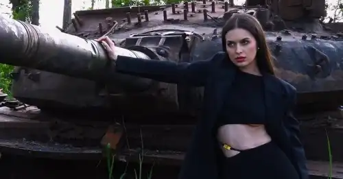 Марічка Довбенко, колишня учасниця “Холостяка” та ведуча, потрапила під обстріл у Києві:…