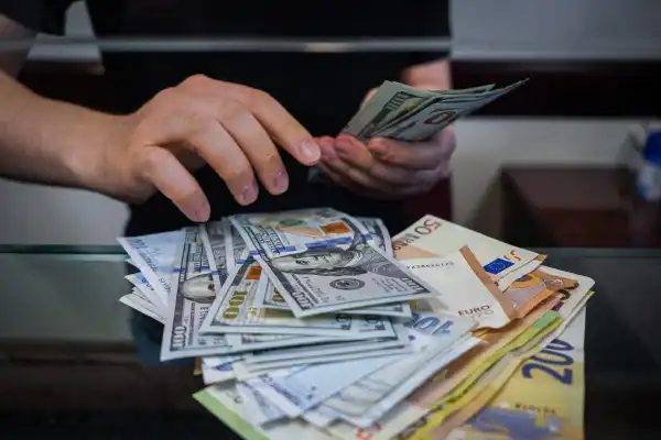 Вартість валюти 12 червня: де найоптимальніше придбати долари сьогодні