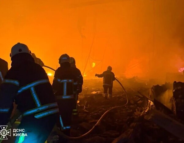 Наслідки нападу на Київ: правоохоронці закликають автомобілістів