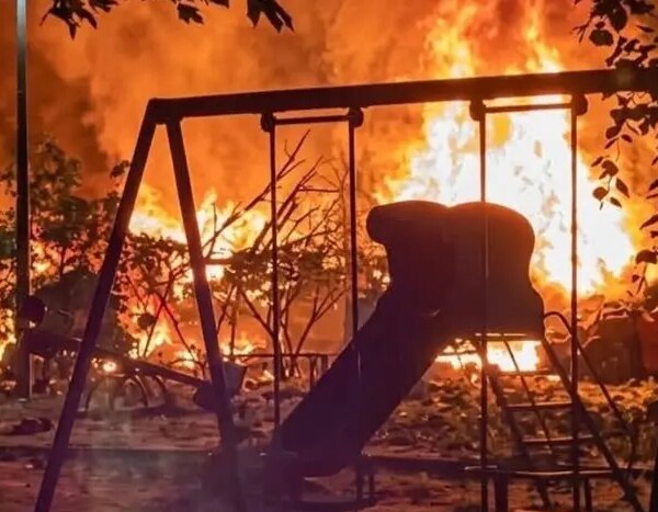 Російський снаряд влучив на дитячий майданчик у Києві (відео)