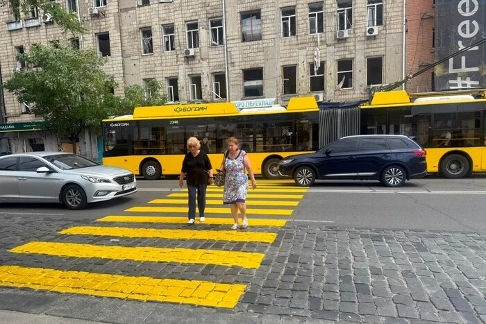 На Лук’янівці відкрито новий наземний перехід, облаштований за добу після атаки РФ