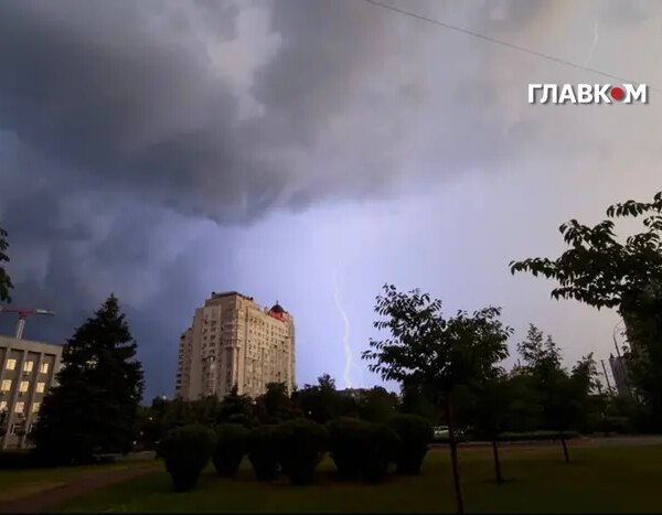 На Київщину та столицю йде негода: оголошено попередження першого рівня