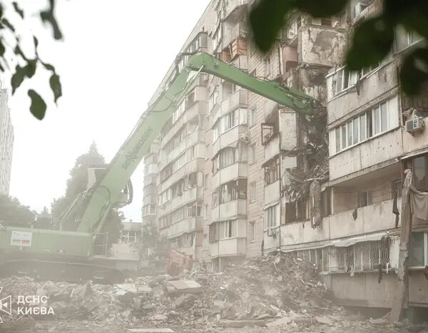 У столиці України, Києві, завершилися пошуково-рятувальні операції після ракетних ударів Російської Федерації.