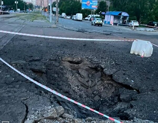 Небезпечне влучання. Росія атакувала Київ шрапнельною ракетою