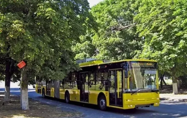 Київ: рух транспорту змінено через атаку РФ