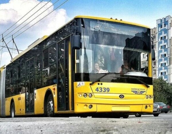Зміни в маршрутах деяких столичних автобусів та одного тролейбуса 4-5 липня: детальний перелік