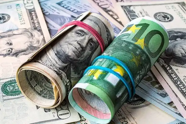 Курс долара і євро 2 липня: валюта несподівано зросла в ціні