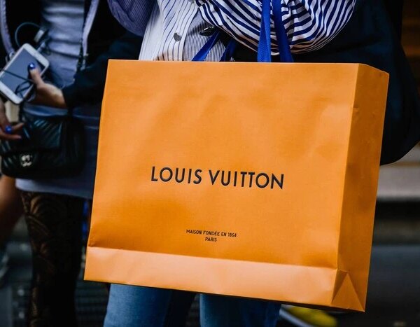Адвокат з сумкою Louis Vuitton напав на киянку. Яким було рішення суду