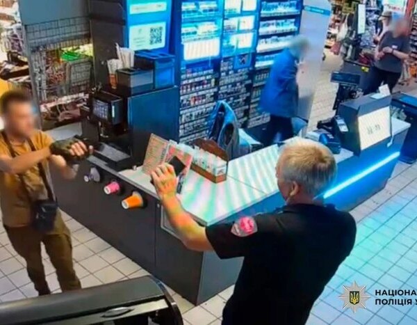 Стрілянина в магазині на Оболоні: правоохоронці затримали стрілка (ілюстрації)