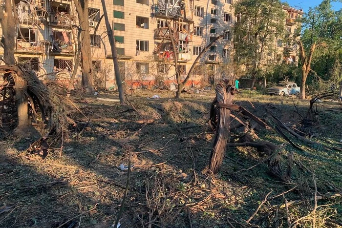 Ракетний удар по столиці: наслідки на Нивках (фото)