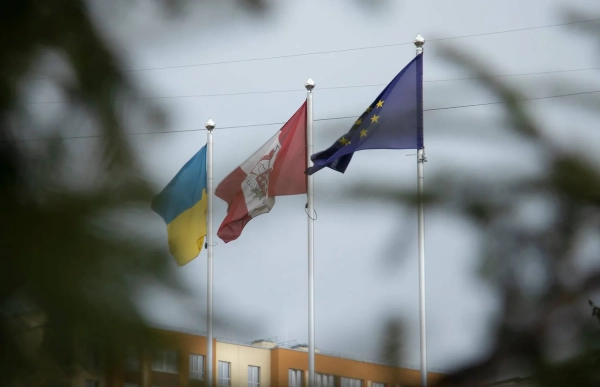 Вишневе: пожежа після удару, евакуація триває