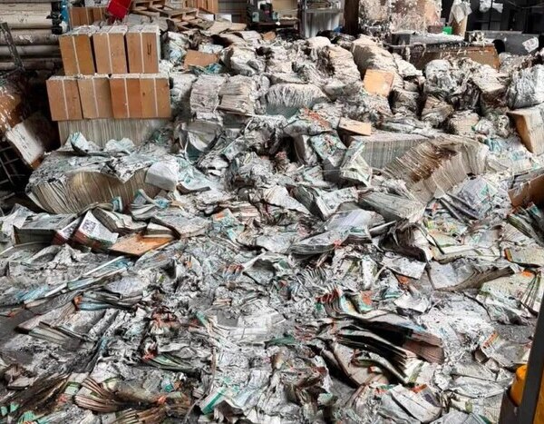 Удар по Київській області: 250 тисяч підручників для дев’ятикласників спалено на складах